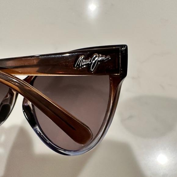 Maui Jim - HONI
Polarized Cat Eye Sunglasses - Picture 5 of 8